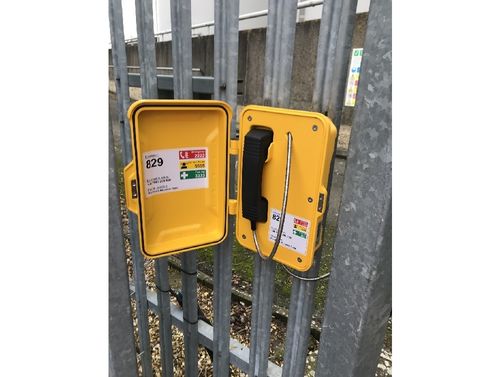Últimas notícias da empresa sobre Os telefones resistentes de J&R foram instalados em Cowes, ilha do Wight no Reino Unido