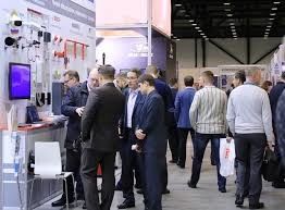 Últimas notícias da empresa sobre Mostra Mão-livre do telefone da emergência na exposição de Securika em Moscou